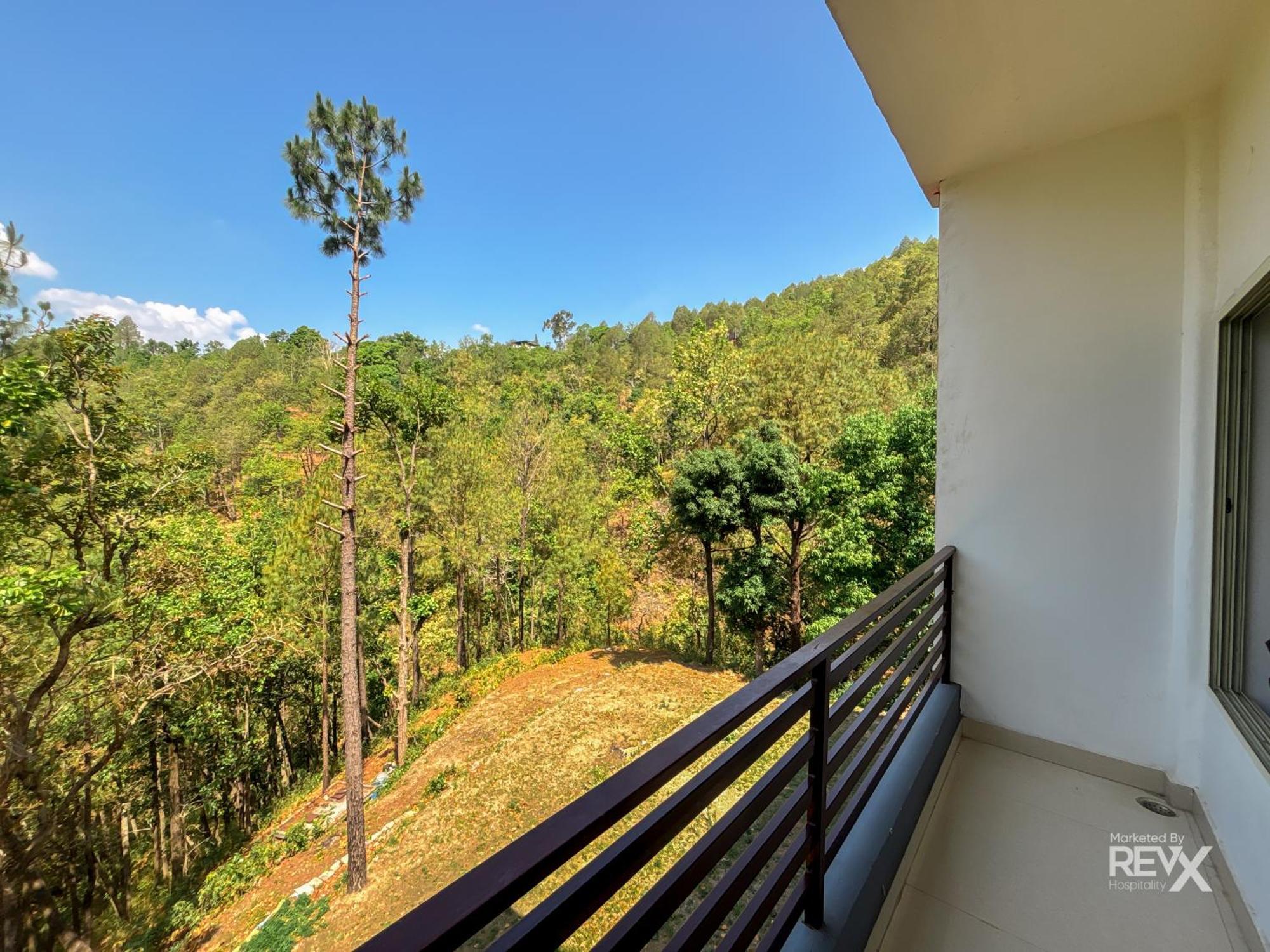 Hotel Prince Valley Lansdowne Bagian luar foto