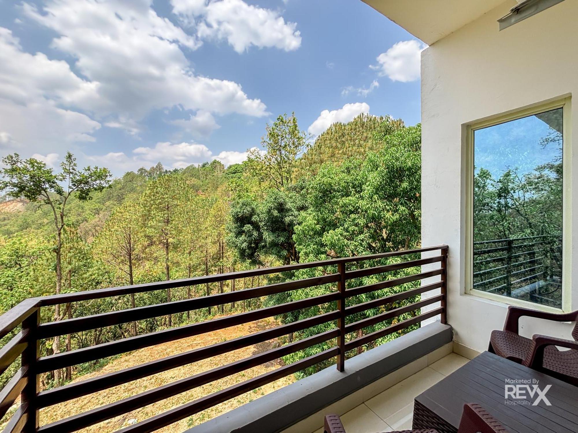 Hotel Prince Valley Lansdowne Bagian luar foto