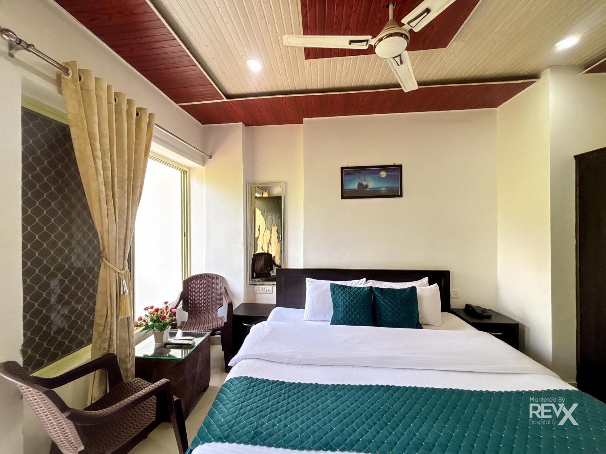 Hotel Prince Valley Lansdowne Bagian luar foto