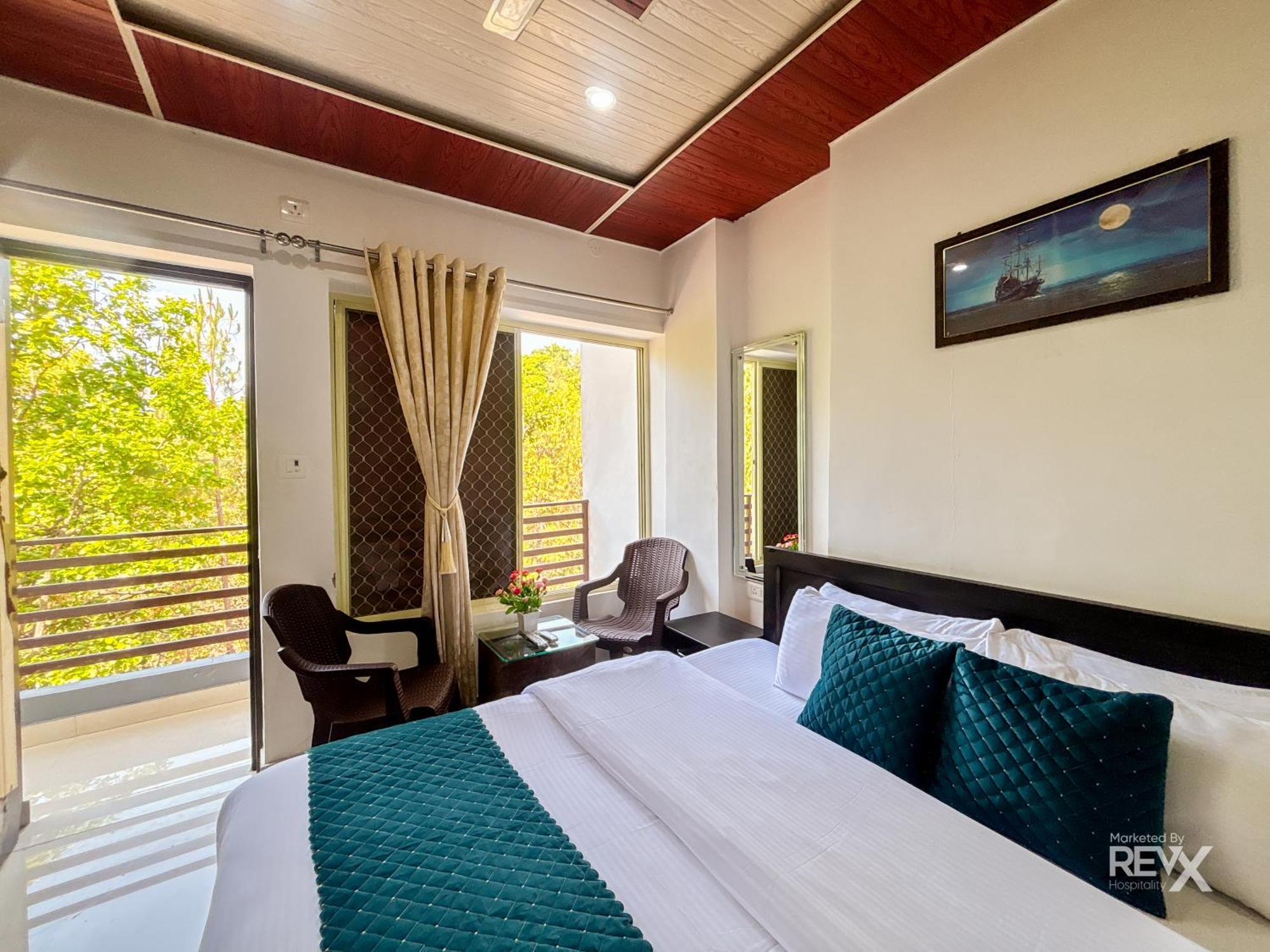 Hotel Prince Valley Lansdowne Bagian luar foto