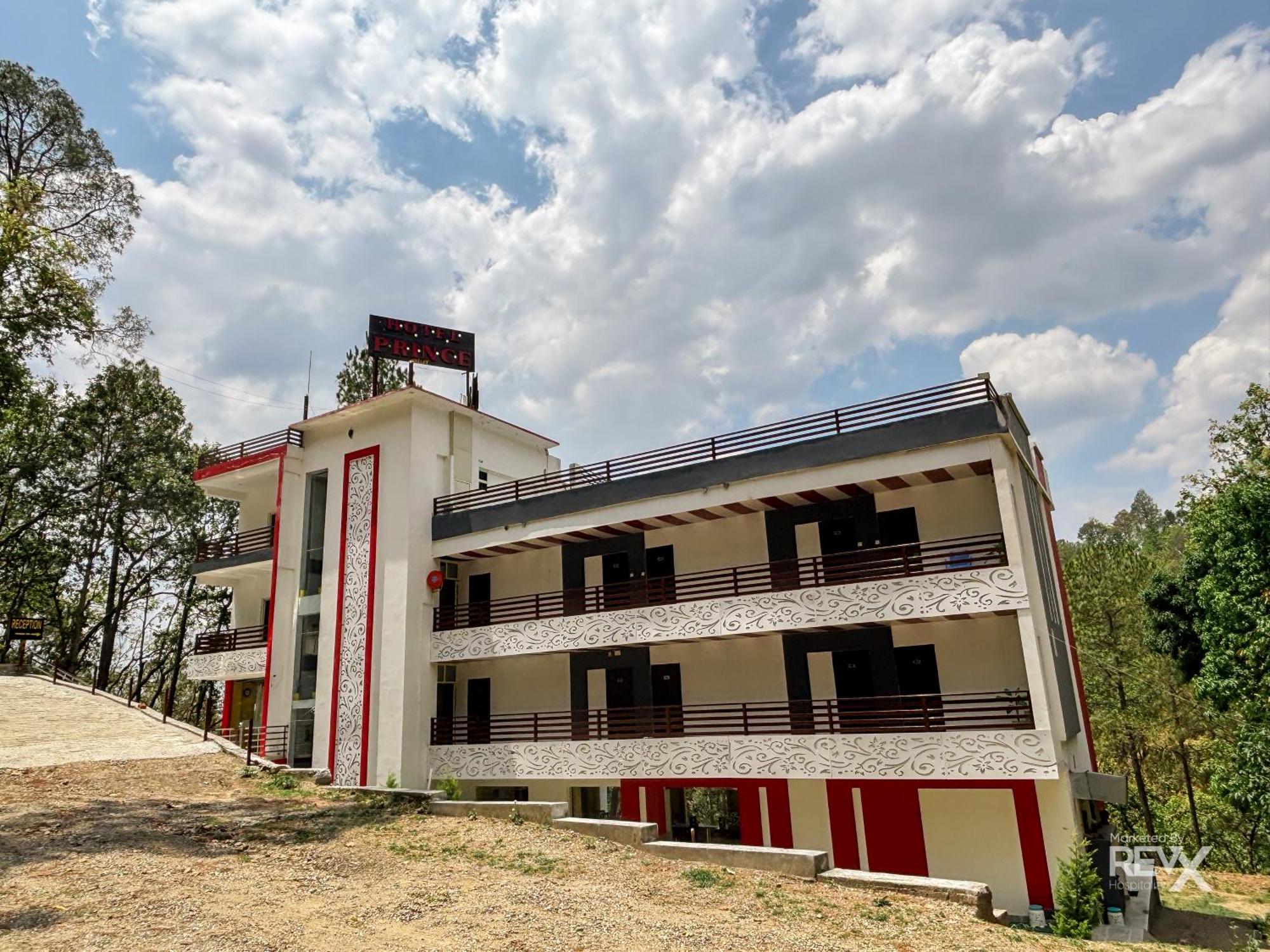 Hotel Prince Valley Lansdowne Bagian luar foto