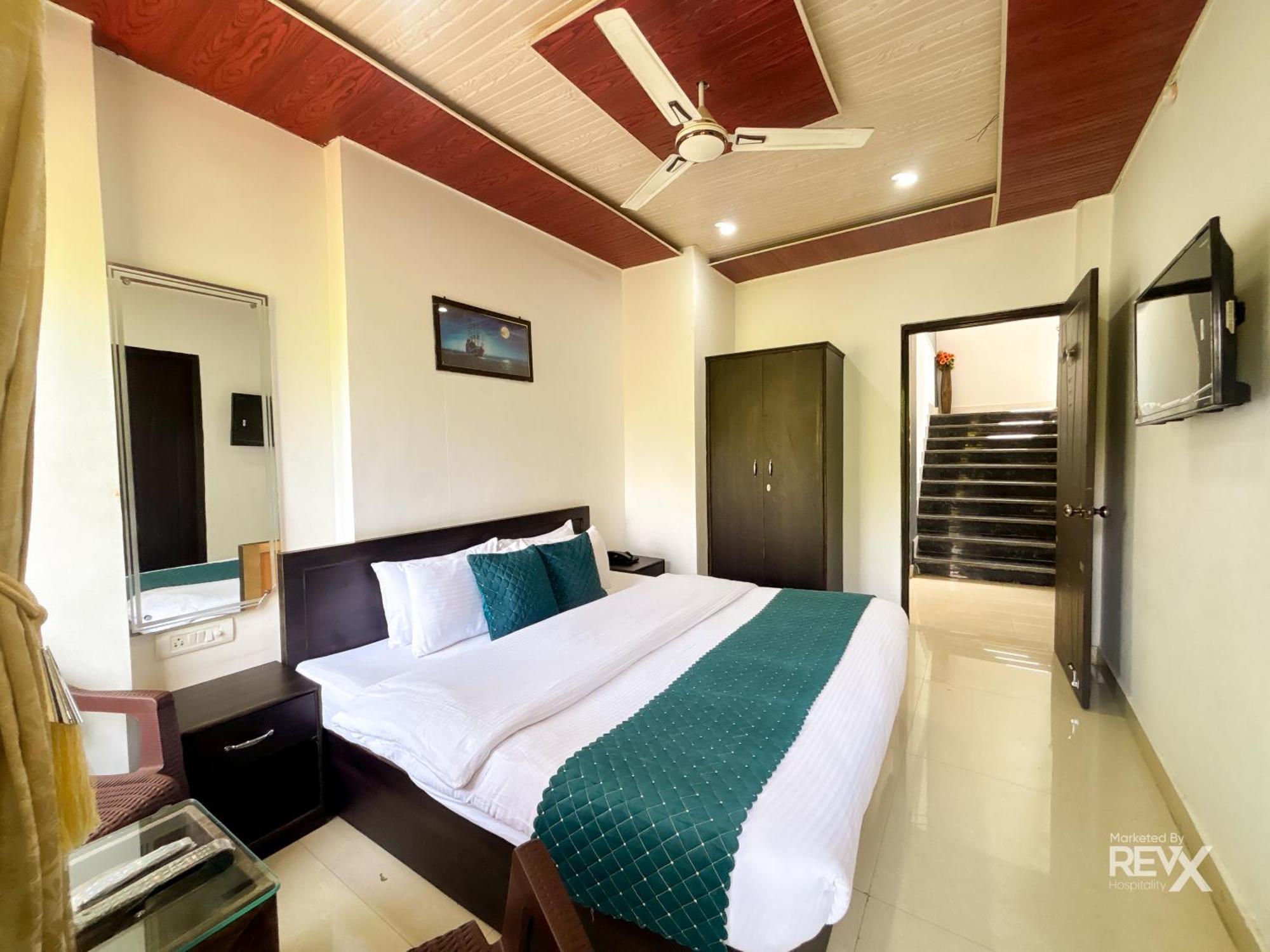 Hotel Prince Valley Lansdowne Bagian luar foto