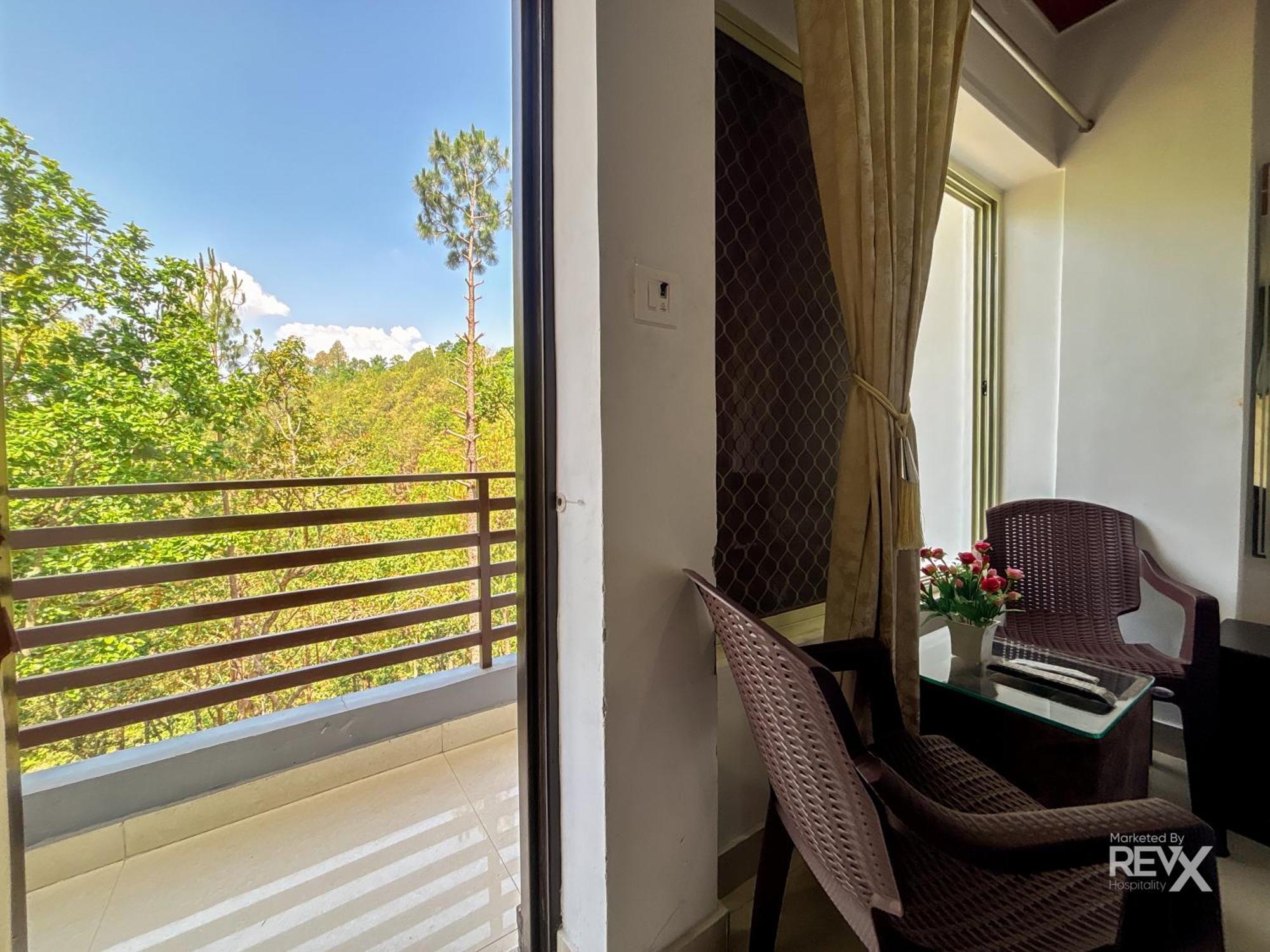 Hotel Prince Valley Lansdowne Bagian luar foto