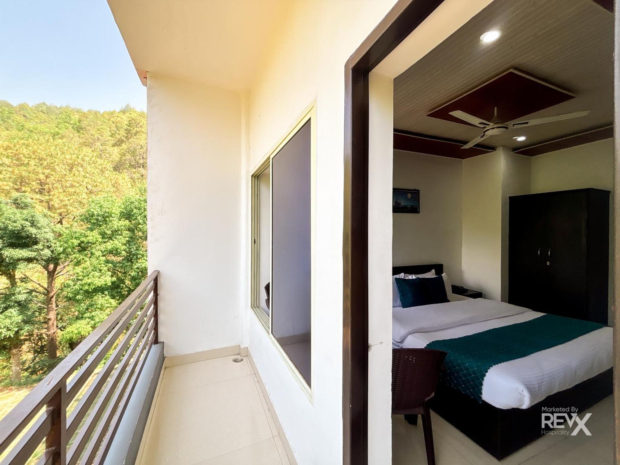 Hotel Prince Valley Lansdowne Bagian luar foto