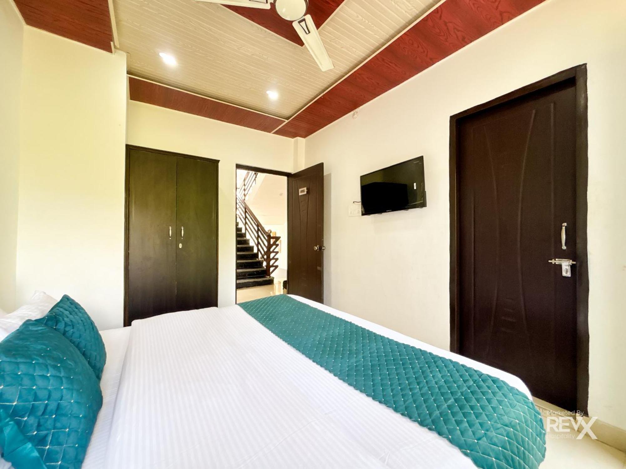 Hotel Prince Valley Lansdowne Bagian luar foto
